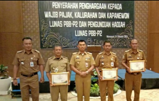 Untuk Kesekian Kali Imam Santoso di Ganjar Penghargaan Bupati Gunungkidul