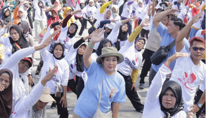 Titiek Soeharto Senam Bersama Ibu-ibu Pandansimo Bantul