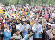 Calon Anggota DPR RI Titiek Soeharto Gelar Senam Massal Bareng Ibu-ibu di Rejodani Sleman