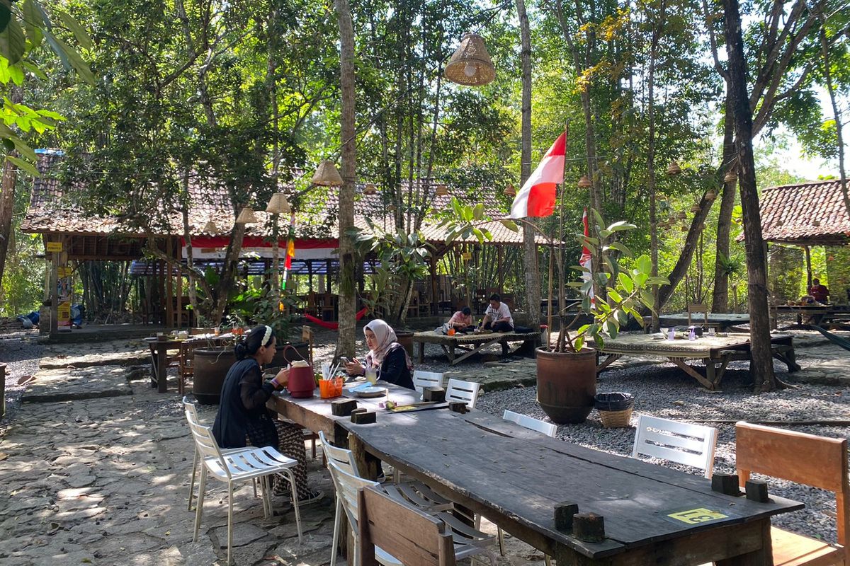 Kandang Ingkung Jogja: Menikmati Hidangan Tradisional dalam Nuansa Pedesaan yang Autentik