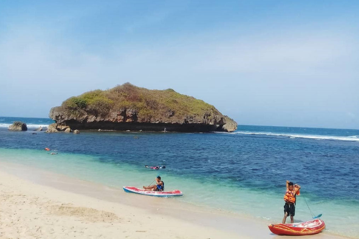 Menikmati Keindahan Pantai Sadranan Jogja: Surga Tersembunyi di Selatan Yogyakarta