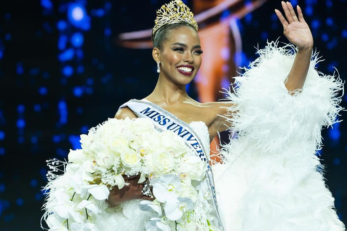 Profil Chelsea Manalo Miss Universe Filipina Pertama yang Berkulit Hitam