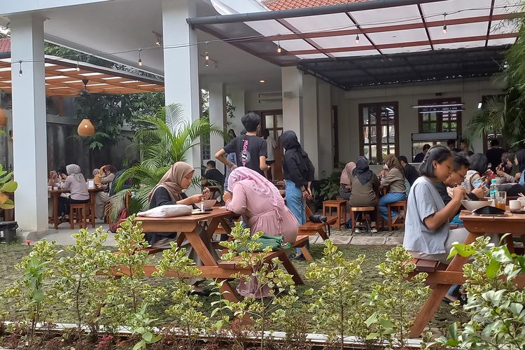 Roka Ramen Jogja: Surga Ramen yang Memanjakan Lidah di Kota Gudeg