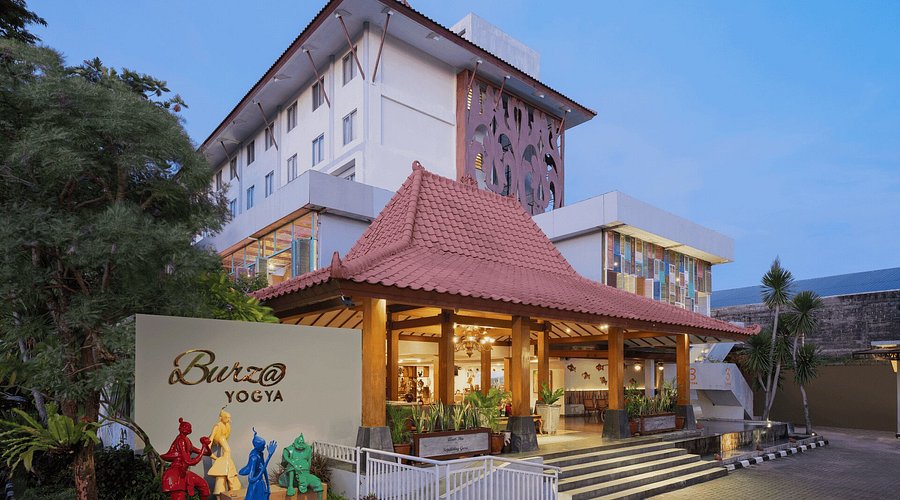 Pengalaman Menginap di Burza Hotel Yogyakarta: Nuansa Tradisional di Tengah Kota