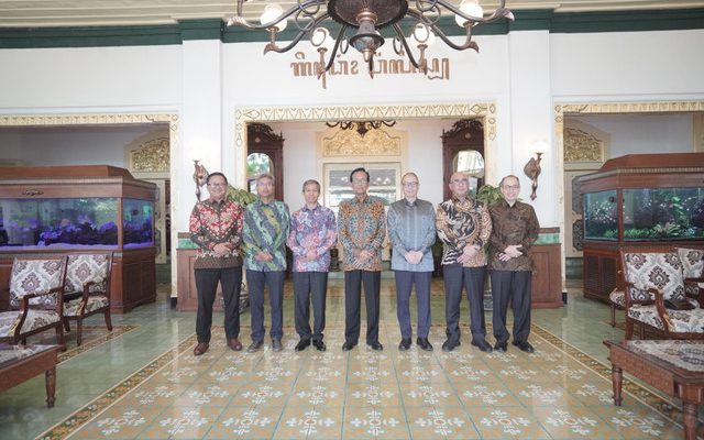 6 Dubes RI ‘Alumni UGM’ Temui Sultan! Misi Besar Buka Akses Dagang & Teknologi Global untuk DIY