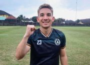 Kim Kurniawan Resmi Rangkap Jabatan: Pemain dan Manajer PSS Sleman untuk Musim 2025/2026