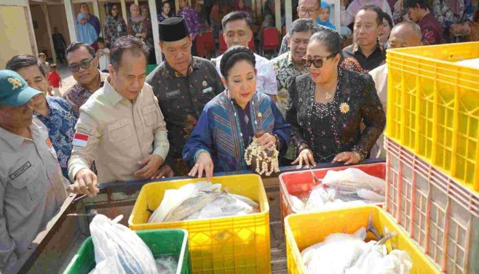 Dorong Konsumsi Ikan dan Cegah Stunting: Titiek Soeharto Safari GEMARIKAN