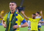 Cristiano Ronaldo Cium Lambang Arab Saudi, Kibarkan Syal Usai Al Nassr Menang